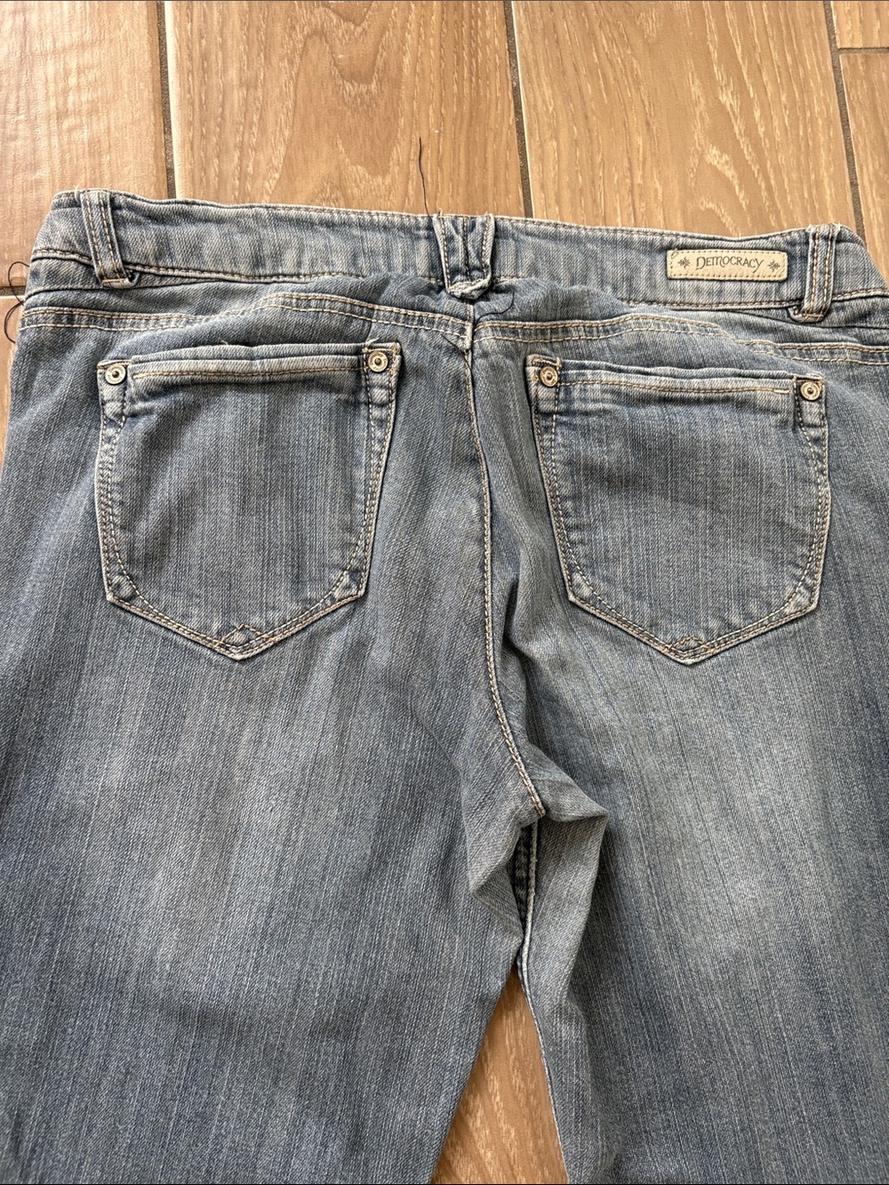 Democracy Equality Skinny Boyfriend Blue denim distressed Jeans Women’s 10 pants - Picture 8 of 10